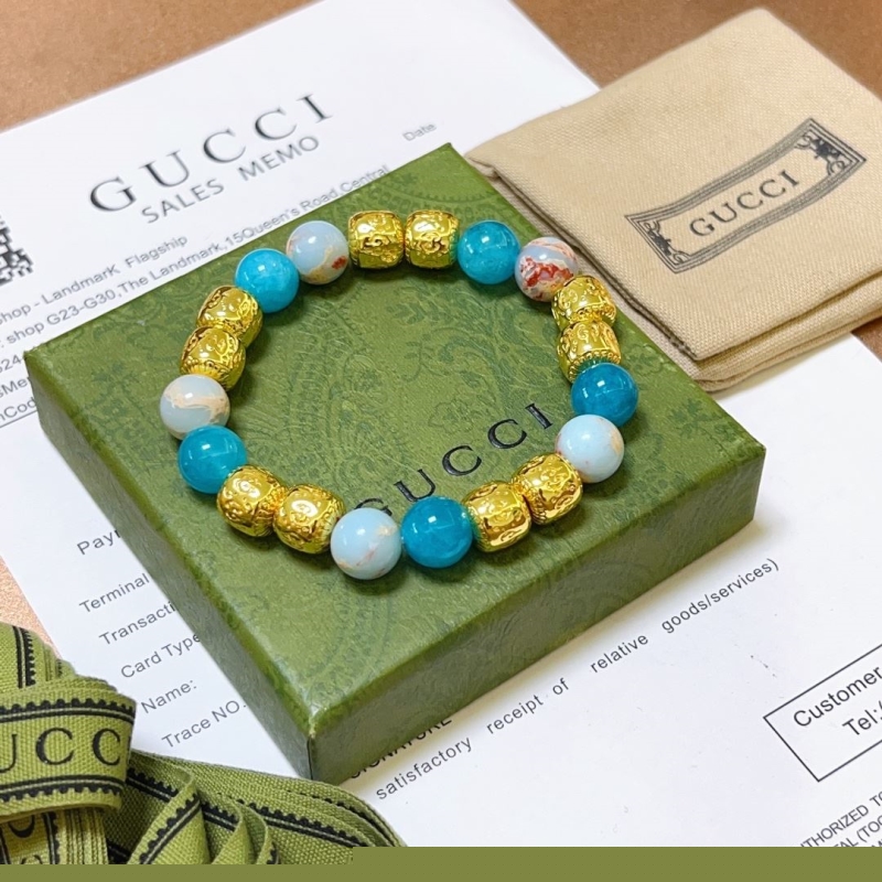 G*u*i bracelets